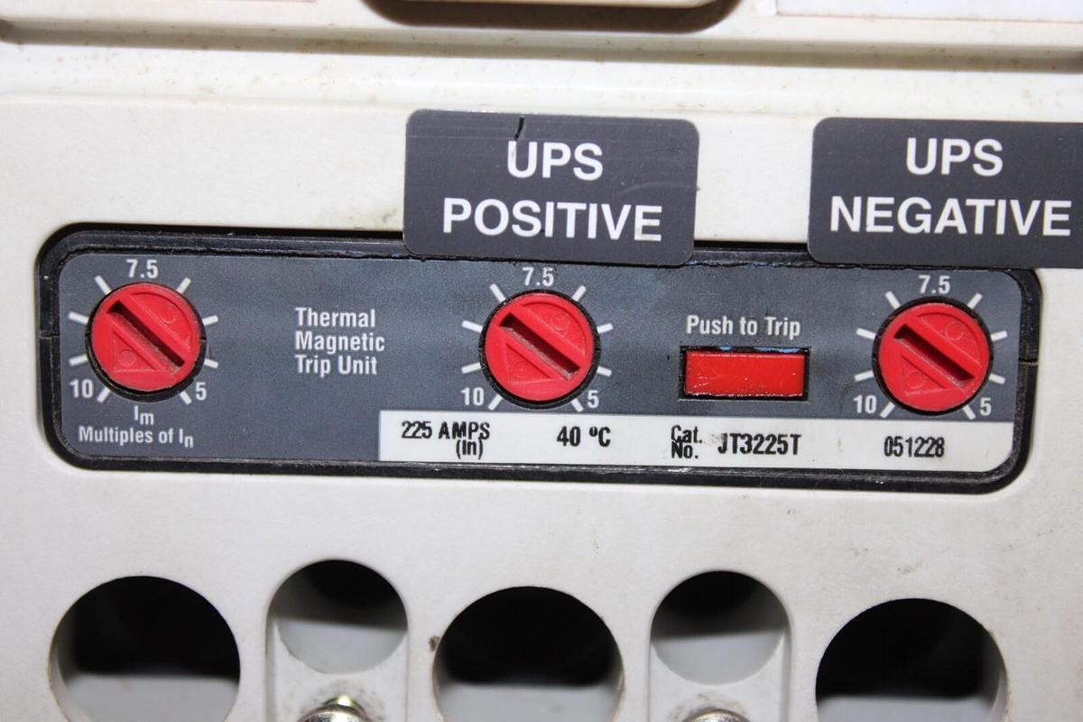 Used EATON DC CIRCUIT BREAKER HJDDC3250F 250 AMP 3-POLE 600 VDC W/ 225 AMP TRIP