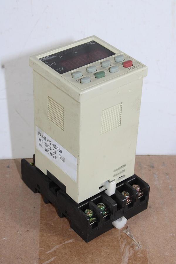 Used FUJI ELECTRIC TEMPERATURE CONTROLLER PXZ4TBY2-0B000 24 VAC 15 VA