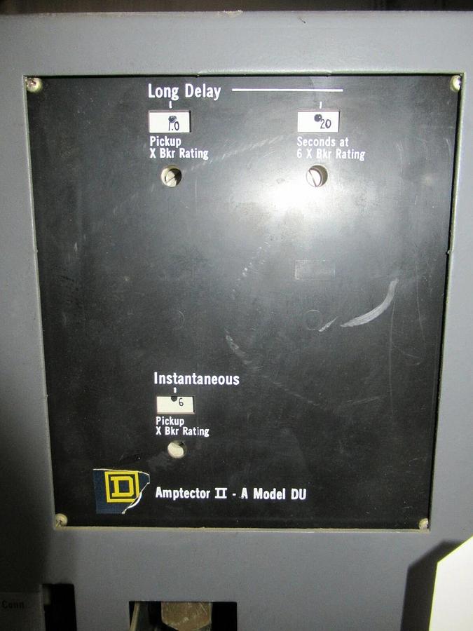 Used SQUARE D LOW VOLTAGE CIRCUIT BREAKER DS-206S 800 AMP FRAME 400 AMP TRIP 635V MAX