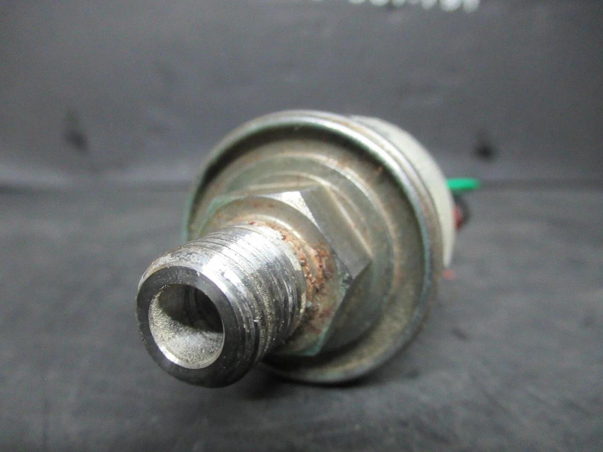 Used YORK PRESSURE TRANSDUCER 025-29148-001 P459-5001-40A