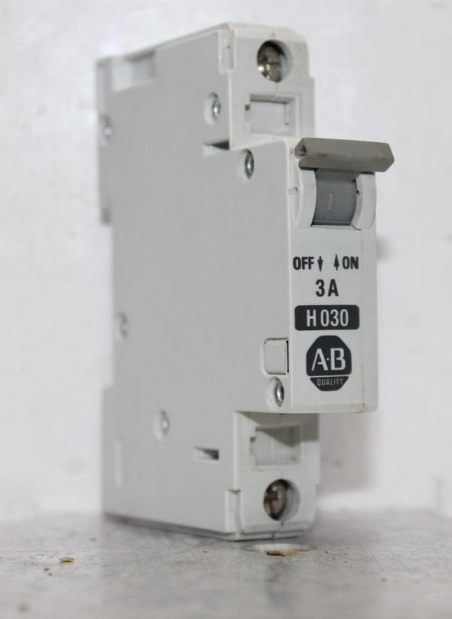 Used ALLEN BRADLEY CIRCUIT BREAKER 1492-CB1 SINGLE POLE 3 AMP 277 VAC H030