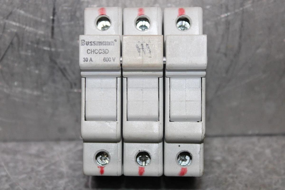 Used BUSSMAN FUSE HOLDER CHCC3D 30 AMP 3-POLE 600 VOLT FOR CLASS CC FUSES CHCC
