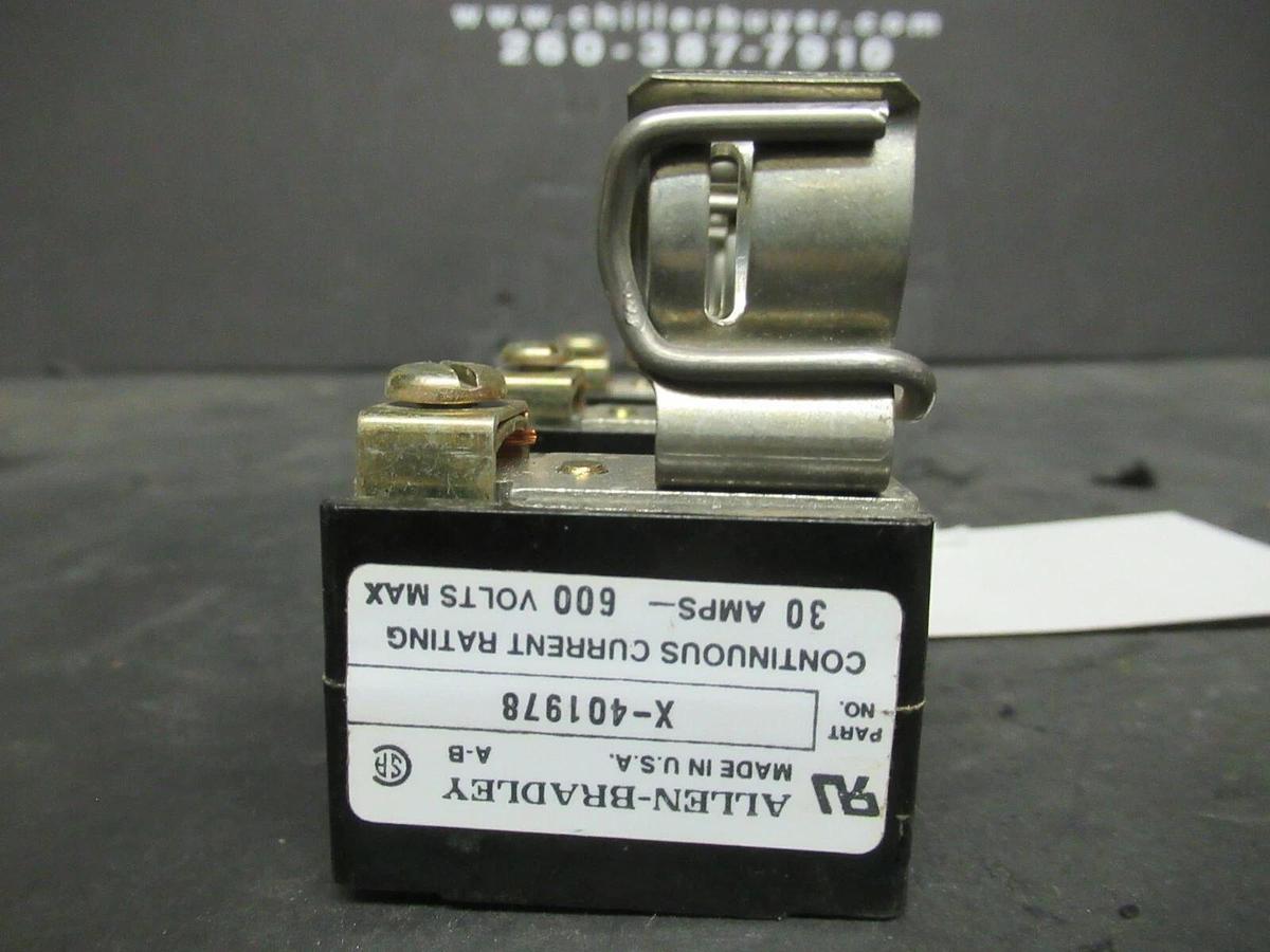 Used ALLEN BRADLEY DISCONNECT SWITCH 40021-58-02 600 VAC W/ X-401978 30 AMPS 600 VAC