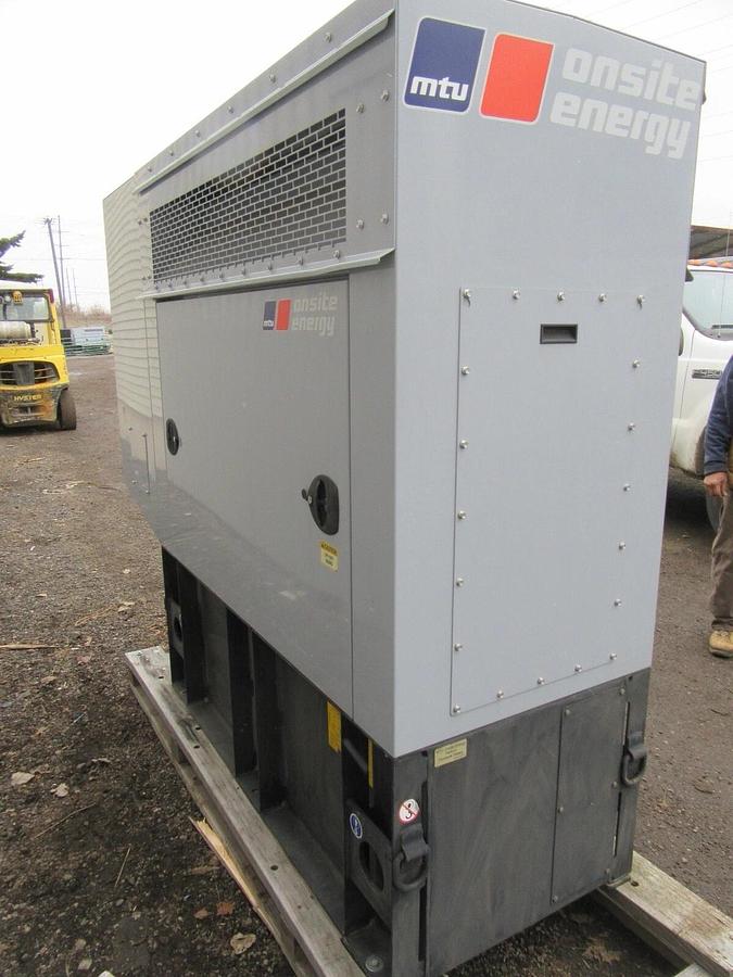 Used 20 KW DIESEL GENERATOR ISUZU MTU 2016 176 HRS 120/240 VOLT 1 PH SOUND ENCLOSED