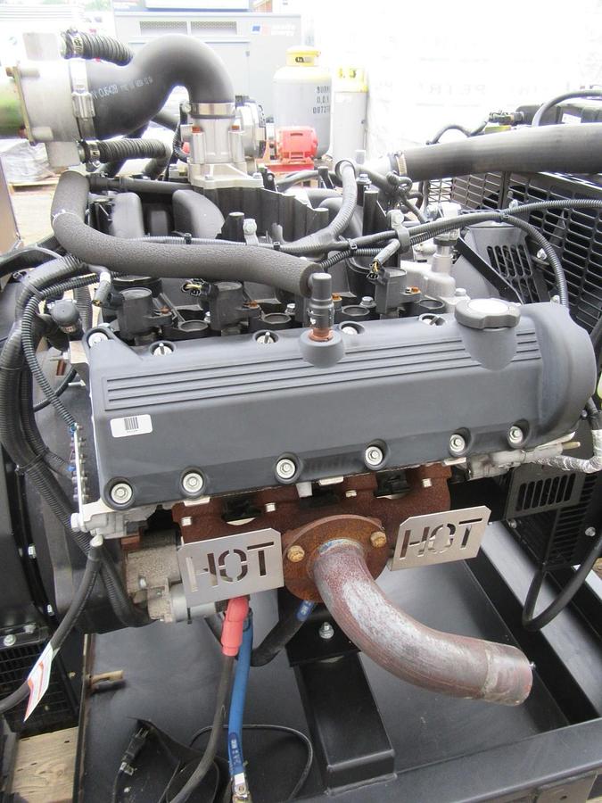 Used 35 KW GENERATOR GENERAC NATURAL GAS LP PROPANE 120/240 VOLT 1 PH 30 KW 40KW 2016