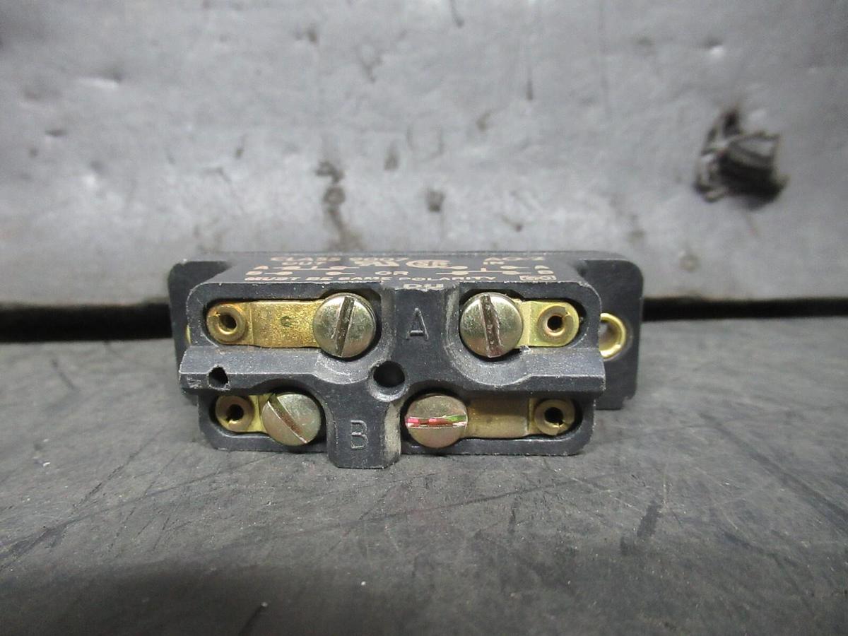 Used SQUARE D LIMIT SWITCH CLASS 9007 AO-2 600 VOLT 15 AMP 2-POLE PUSH BUTTON