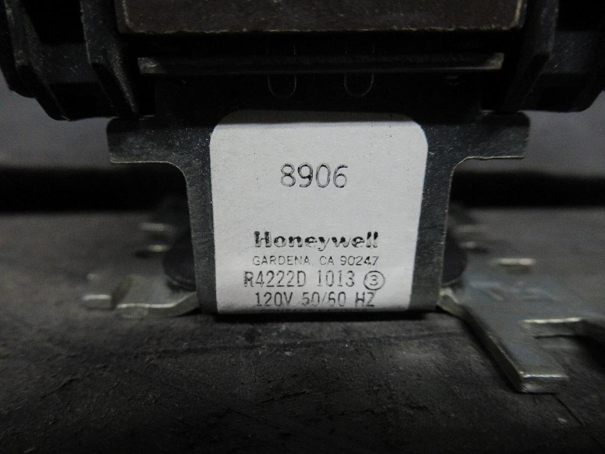 Used HONEYWELL GENERAL PURPOSE RELAY R4222D-1013 480 VOLT 50/60 HZ 12 AMP *WARRANTY*