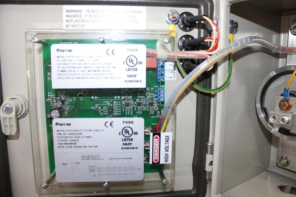 Used RAYCAP TRANSIENT VOLTAGE SUPPRESSOR RAYVOSS-277-3Y-M1-3-06-C-H 100 AMP