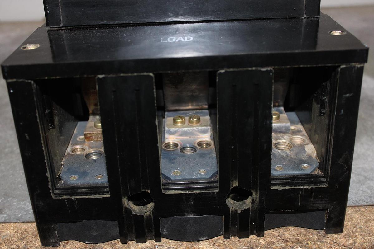 Used ITE CIRCUIT BREAKER KM3F800 800 AMP 600 VOLT 3-POLE
