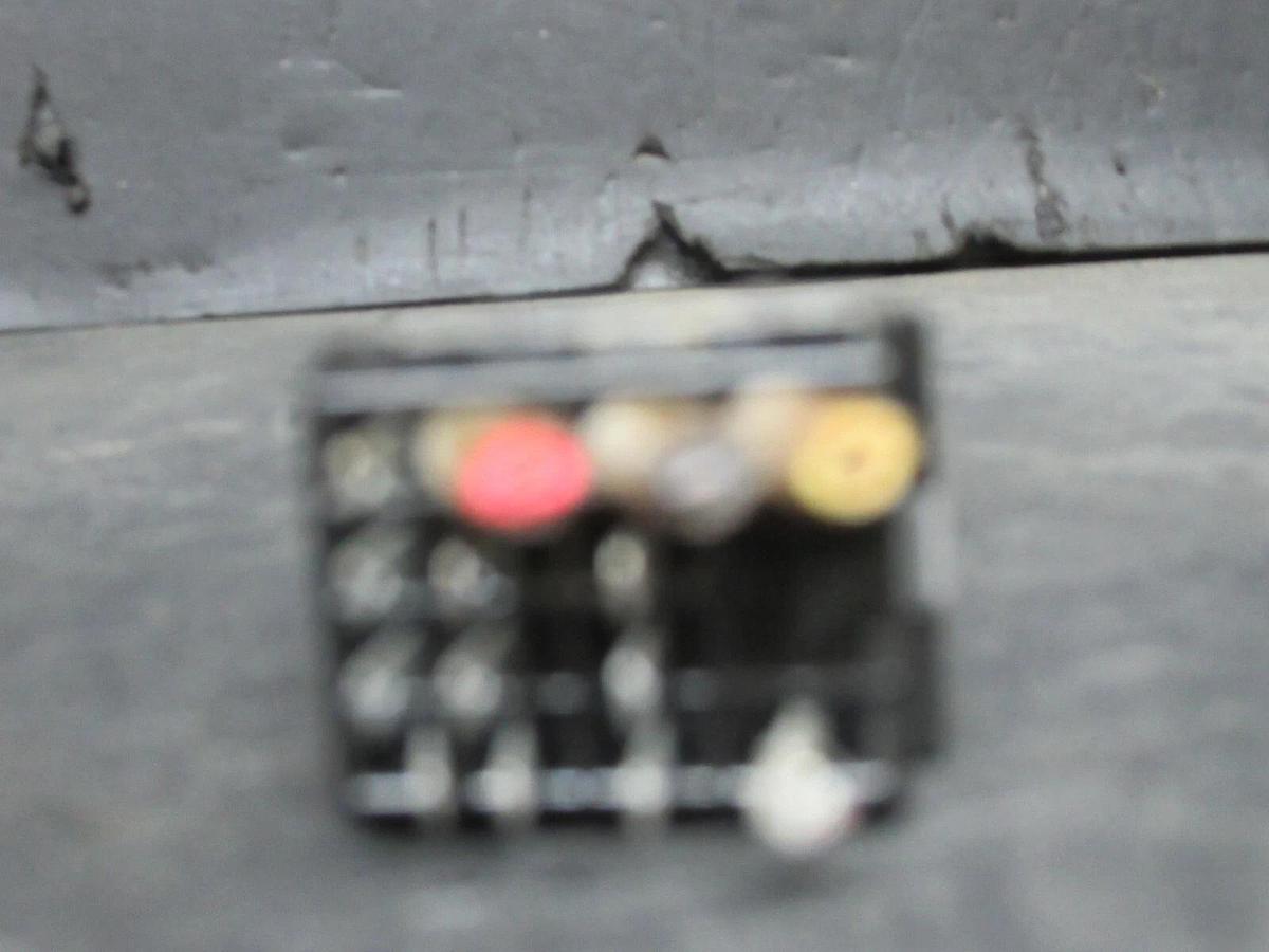 Used LOT OF 2 OMRON RELAYS MY4 200/220 240 VAC / 28 VDC 5 AMP **WARRANTY**