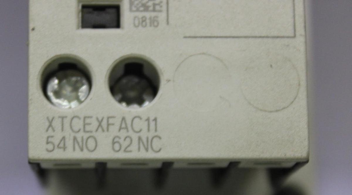 Used EATON CONTACTOR XTCE032C10 40 AMP 3-PHASE 600 VAC 3-POLE 25 HP W/ XTCEXFAC11
