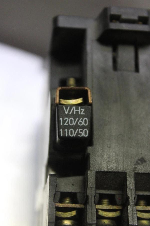 Used WESTINGHOUSE CONTACTOR DSL9-22 10 AMP 600 VAC 3-POLE 3-PHASE COIL: 110/120 V