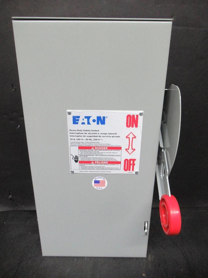 NEW IN BOX EATON HEAVY DUTY SAFETY SWITCH DH221FRK 30 AMP 240 VAC 2-POLE