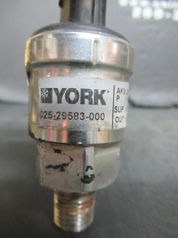 Used YORK DANFOSS PRESSURE TRANSDUCER 025-29583-000 200 PSIS 5 VDC **WARRANTY**