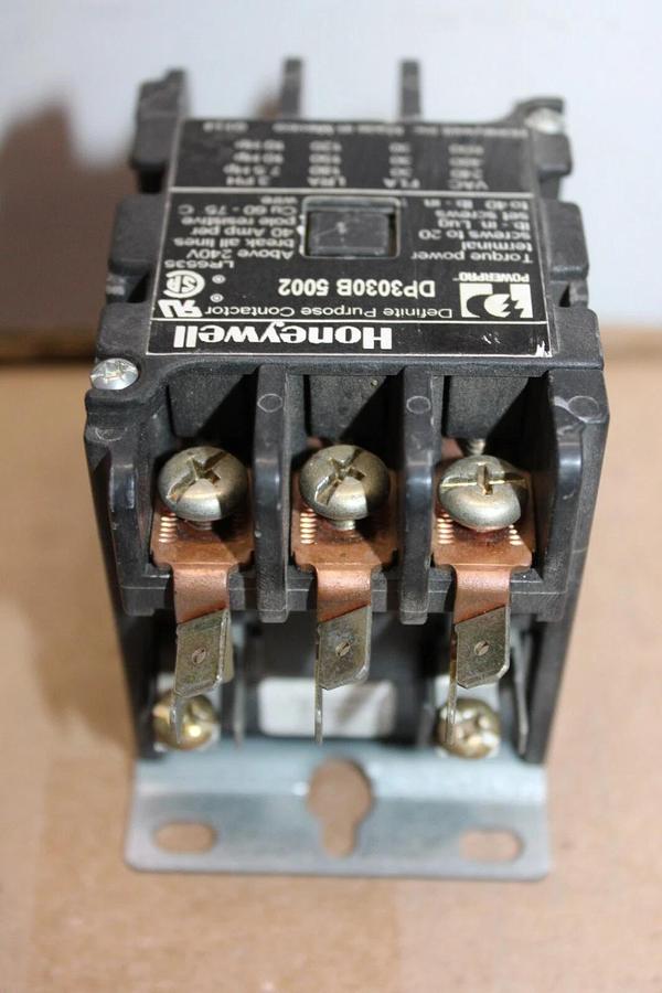 Used HONEYWELL CONTACTOR DP3030B-5002 30 AMP 600 VOLT 10 HP COIL: 120V
