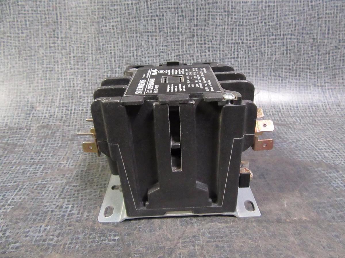 Used (1) SIEMENS CONTACTOR W/ AUX  42BF35AJASI 30 AMP 600V 3 PHASE 15 HP 24V COIL