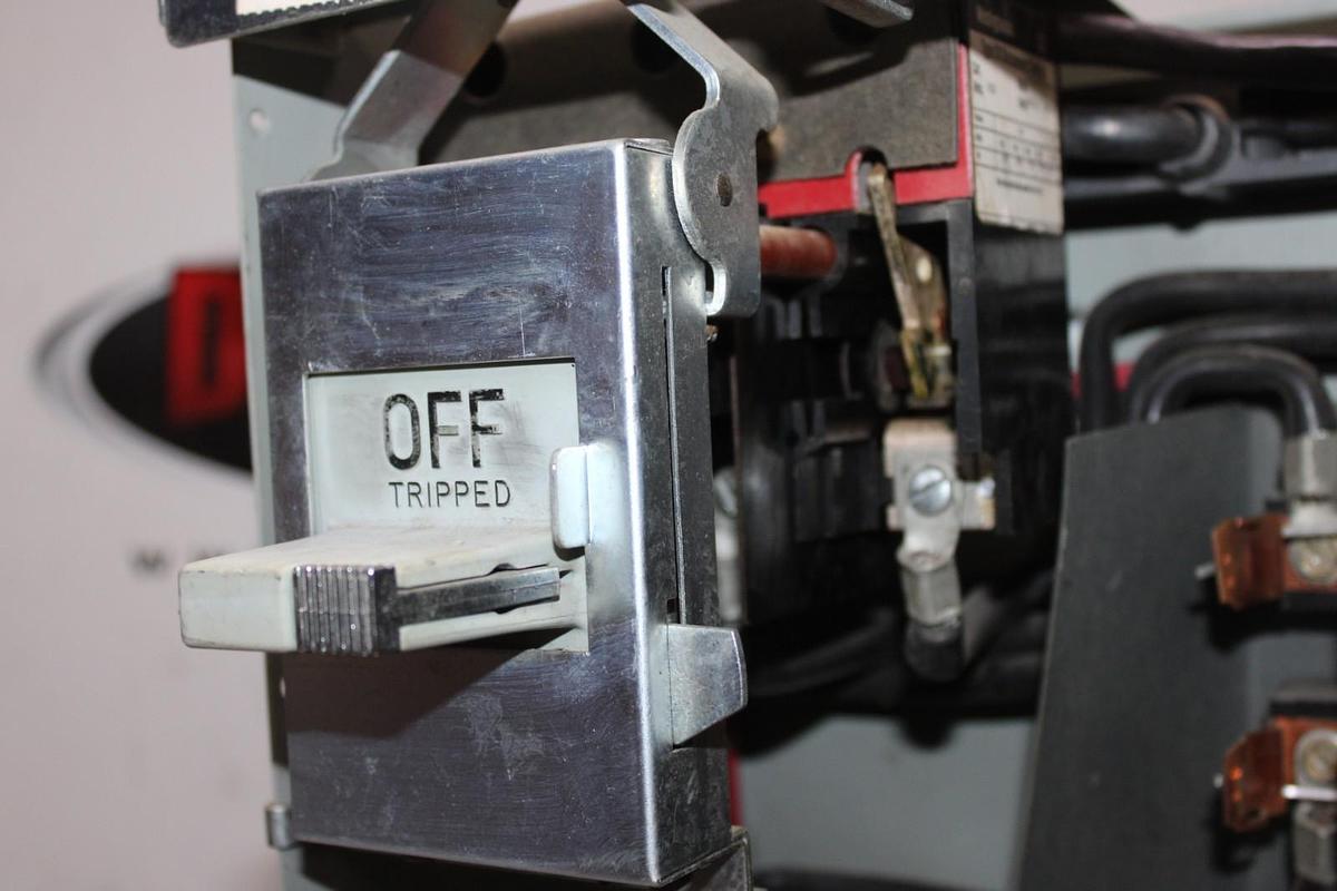 Used WESTINGHOUSE TYPE-W MCC STARTER CONTROL BUCKET 18" SIZE 3 90 AMP 600 VAC