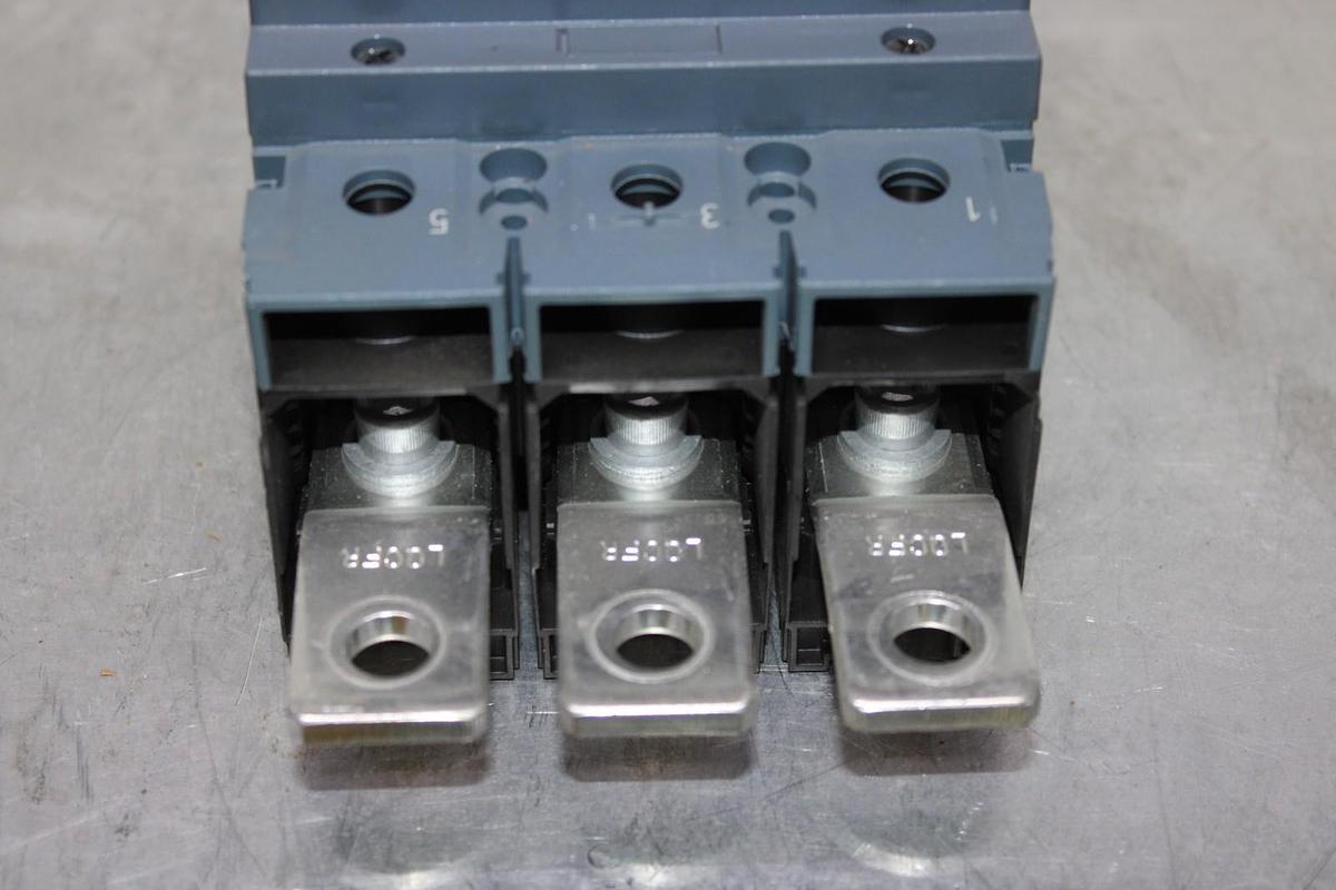 Used SIEMENS HACR CIRCUIT BREAKER 3VA5220-6EC31 200 AMP 600 VOLT 3-POLE 250H
