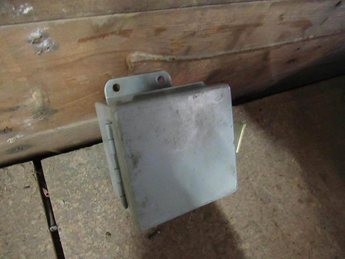 Used HOFFMAN ENCLOSURE TYPE 12,13 A-404CH 4" x 4" x 3" **WARRANTY INCLUDED**