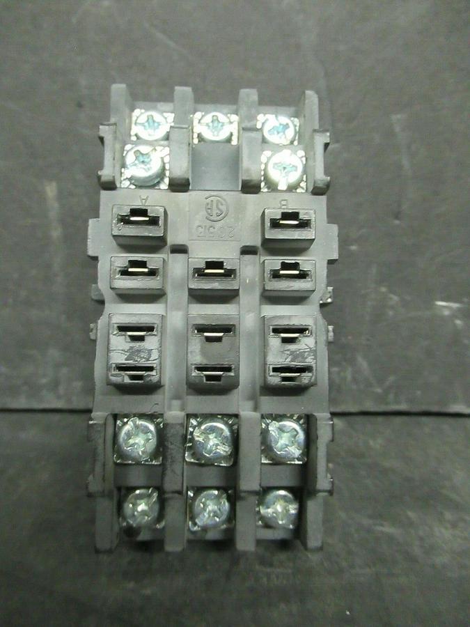 NEW OPEN BOX SQUARE D 8501NR82 SER. C RELAY SOCKET **WARRANTY INCLUDED**