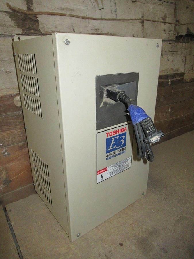 Used TOSHIBA VARIABLE SPEED DRIVE HK30AA032 230V 7.5HP 24A 3 PHASE TYPE: 1