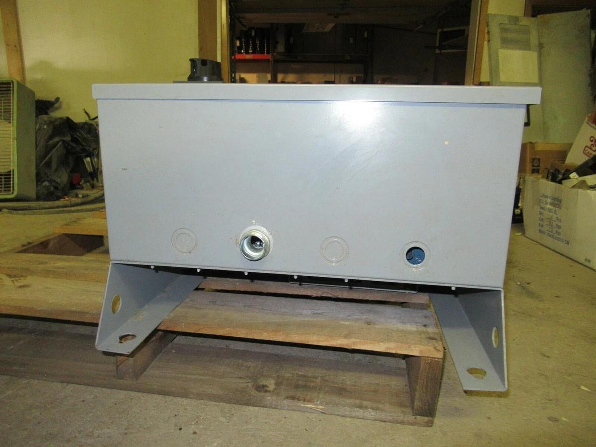 Used SQUARE D E-FLEX ALTIVAR VARIABLE SPEED DRIVE ATV61HD11N4 EFDKG4VY 460V 3-PHASE