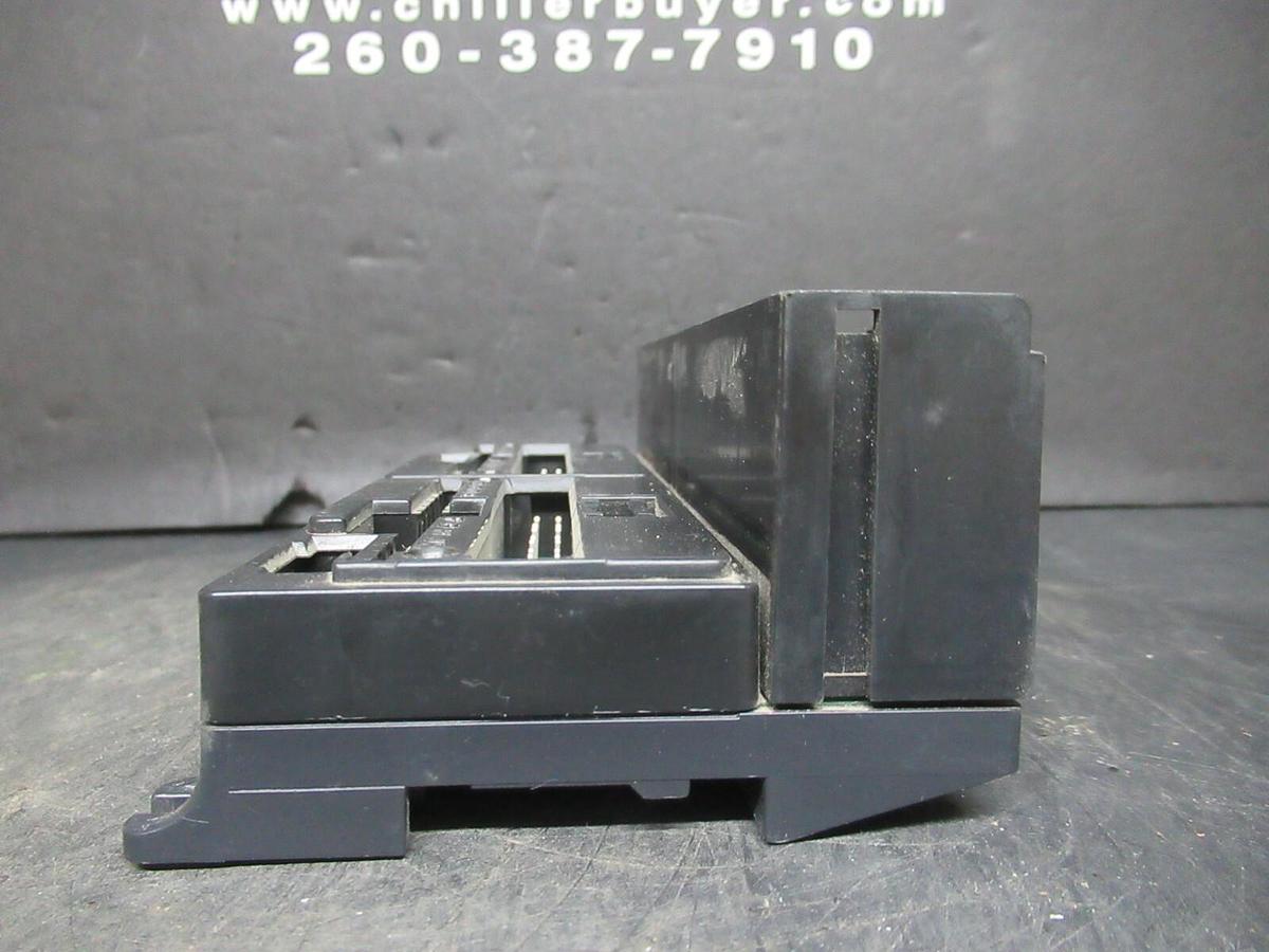 Used GE FANUC I/O BASE BARRIER TERMINAL MODULE IC670CHS001E **WARRANTY INCLUDED**