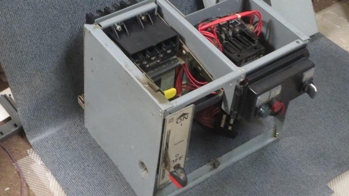 Used SQUARE D 12" MCC BUCKET 480 VAC 15 AMP FAP BREAKER WITH NEMA SIZE 1 STARTER