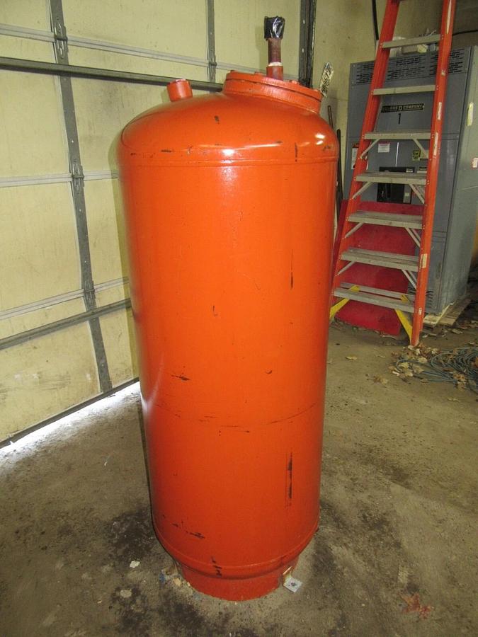 Used 2005 BELL & GOSSETT - ITT INDUSTRIES B400 VERTICAL PRESSURIZED EXPANSION TANK