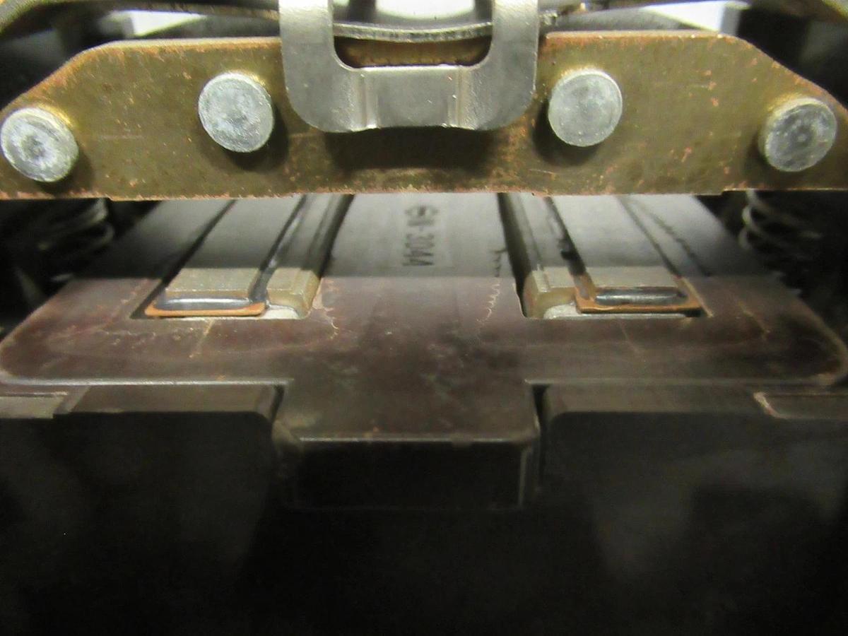 Used CUTLER-HAMMER CONTACTOR C32JN3 120 AMP 600 VOLT 3-PHASE COIL: 110/120V