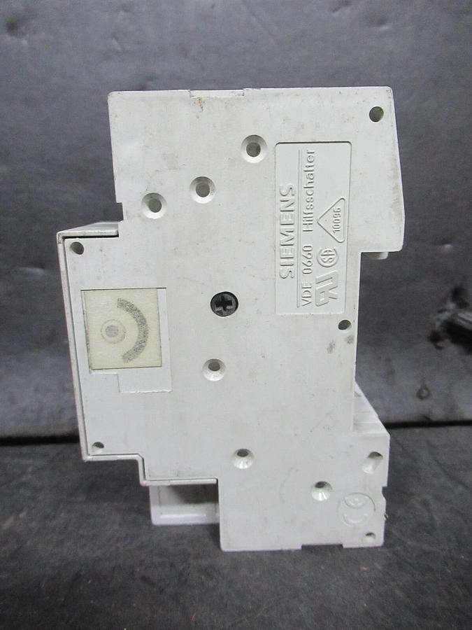 Used SIEMENS CIRCUIT BREAKER 5SX21 B6 6 AMP 277 VAC 1-POLE W/ 5SX9100 AUXILLIARY