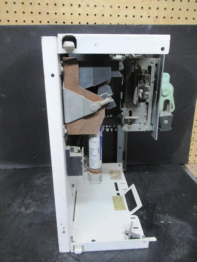 Used CUTLER HAMMER MOTOR CONTROL BUCKET 17" CHASIS 600 V NO BREAKER / STARTER W/ DOOR