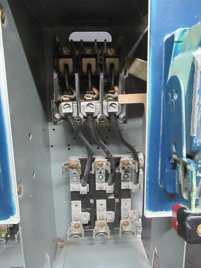 Used SQUARE D MCC MOTOR CONTROL DUAL FEEDER 17" MODEL 4 NO FUSES WITH DISCONNECTS