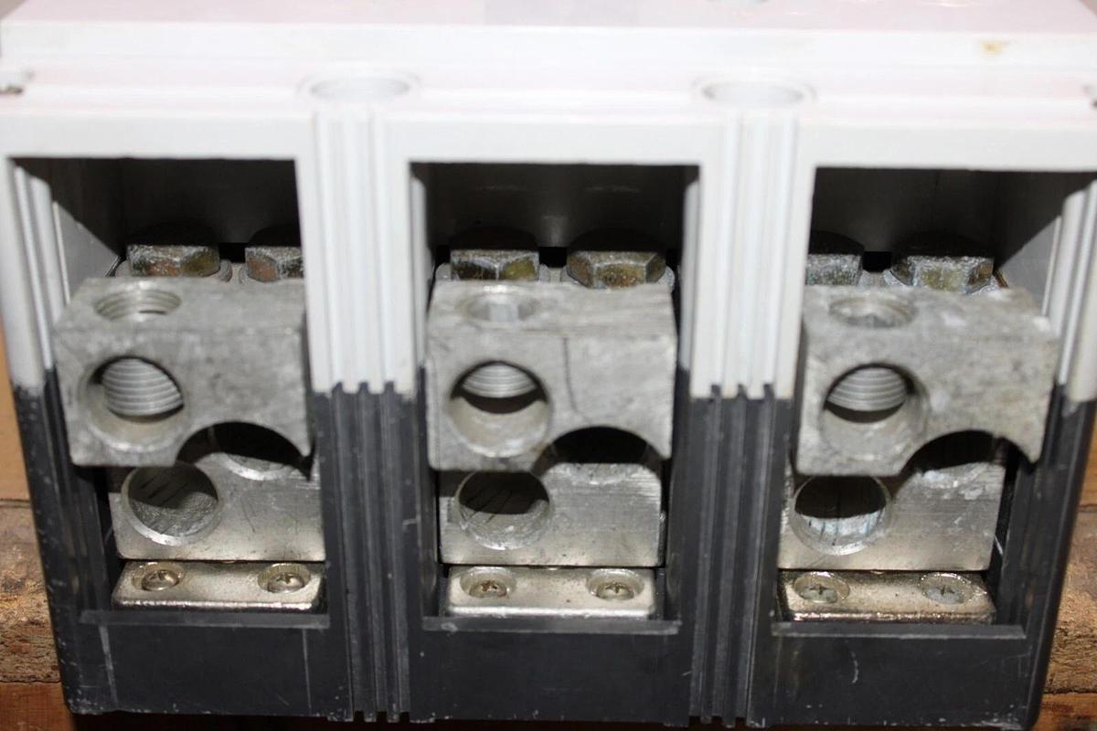 Used CUTLER HAMMER MOLDED CASE SWITCH ND3800WK 800 AMP 600 VAC 3-POLE **WARRANTY**