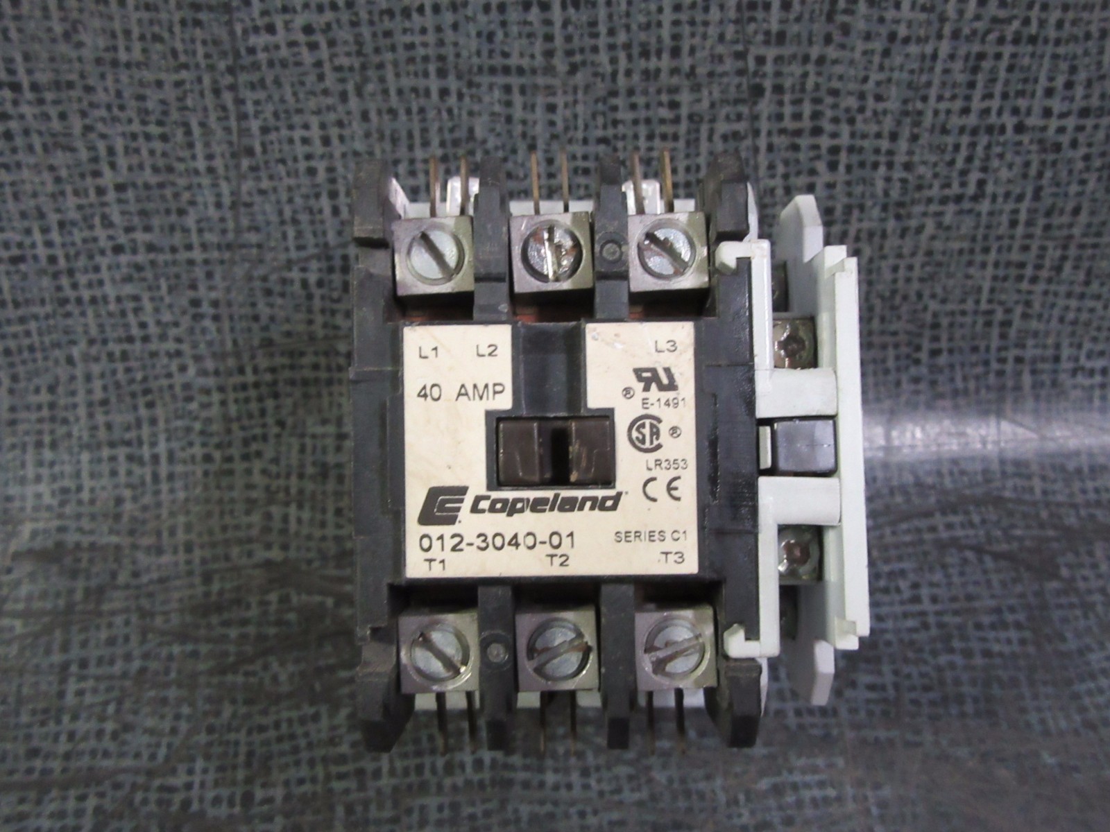 Used COPELAND CONTACTOR 40 AMP 600 VAC 3 PHASE 20 HP 104-120V COIL MODEL: 012-3040-01