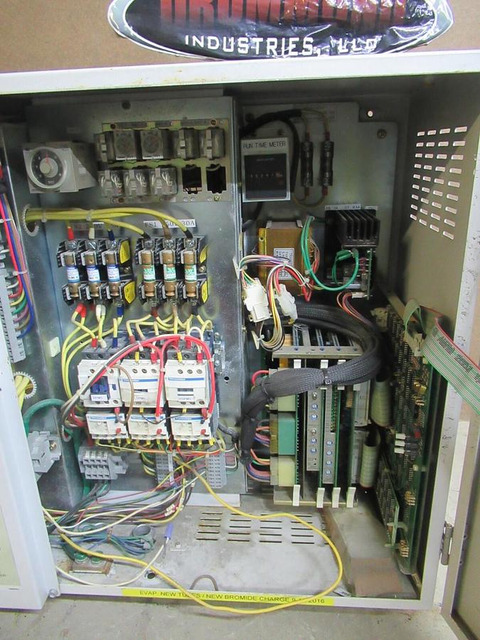 Used TRANE THERMACHILL CONTROL PANEL FOR ABSORBTION CHILLER 180-220 VAC 46.5-50.9 AMP