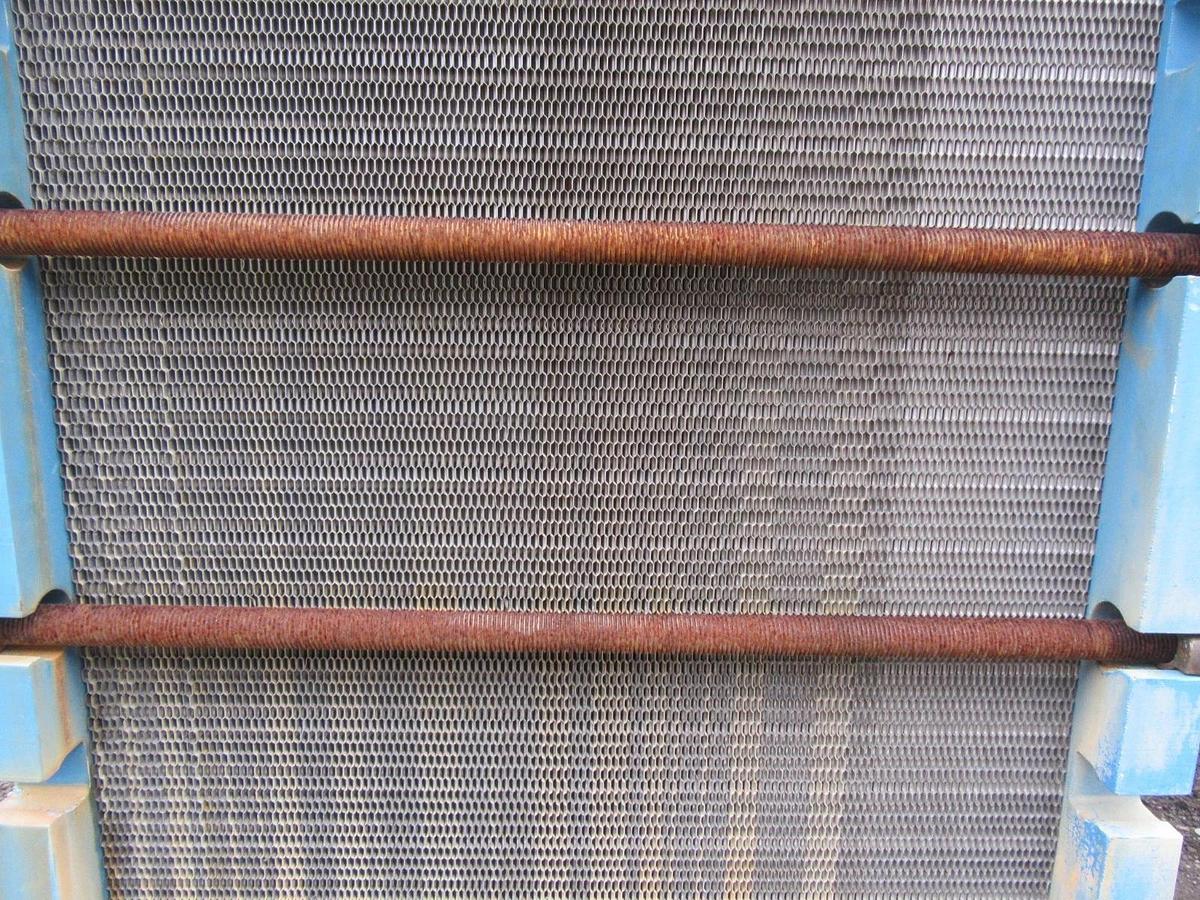 Used 2010 APV PARAFLOW 271 PLATE / FRAME HEAT EXCHANGER B134 M-12 150 PSIG