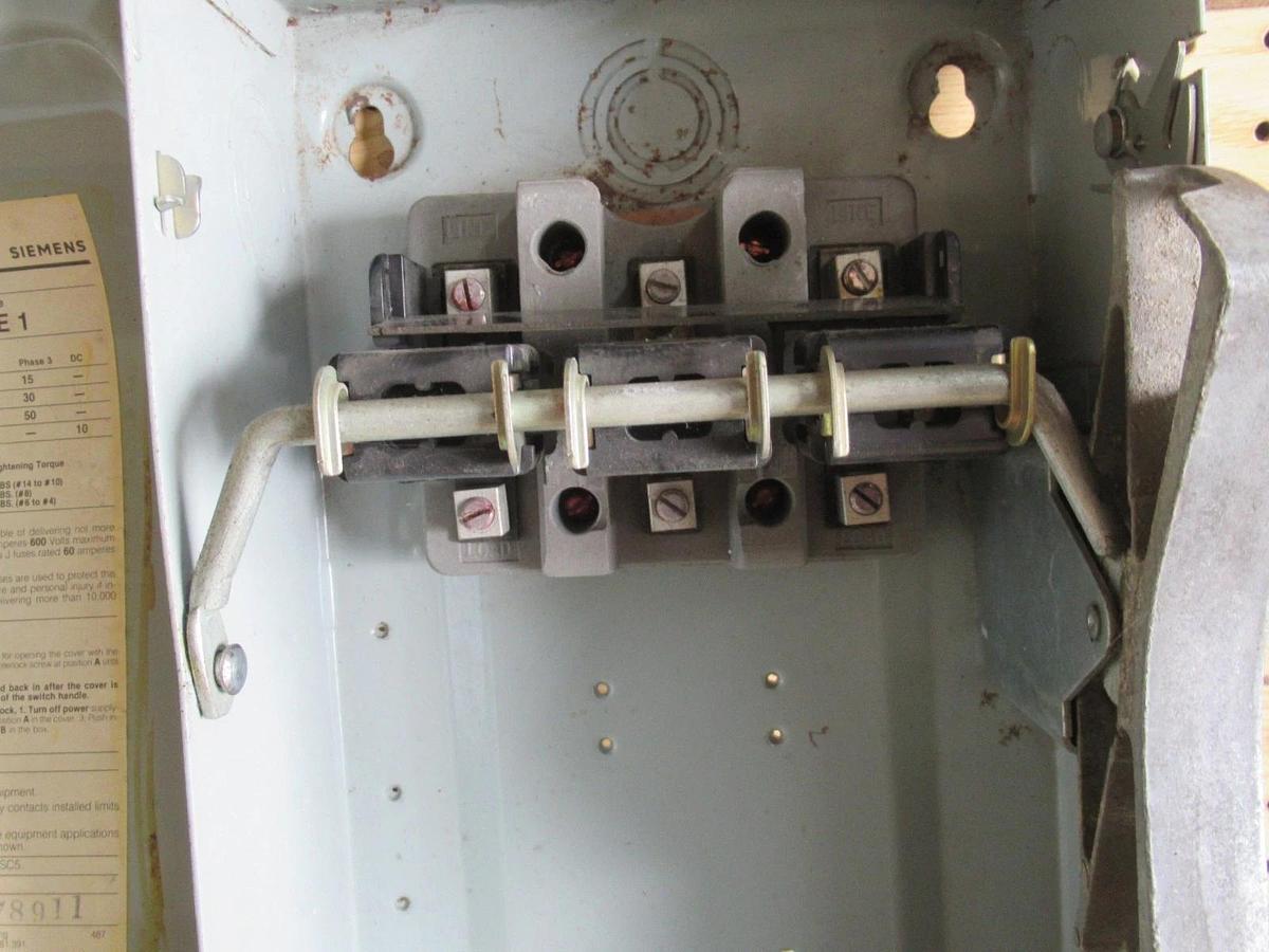 Used ITE DISCONNECT SAFETY SWITCH NF-352 600VAC 50HP 60A TYPE 1 **WARRANTY INCLUDED**