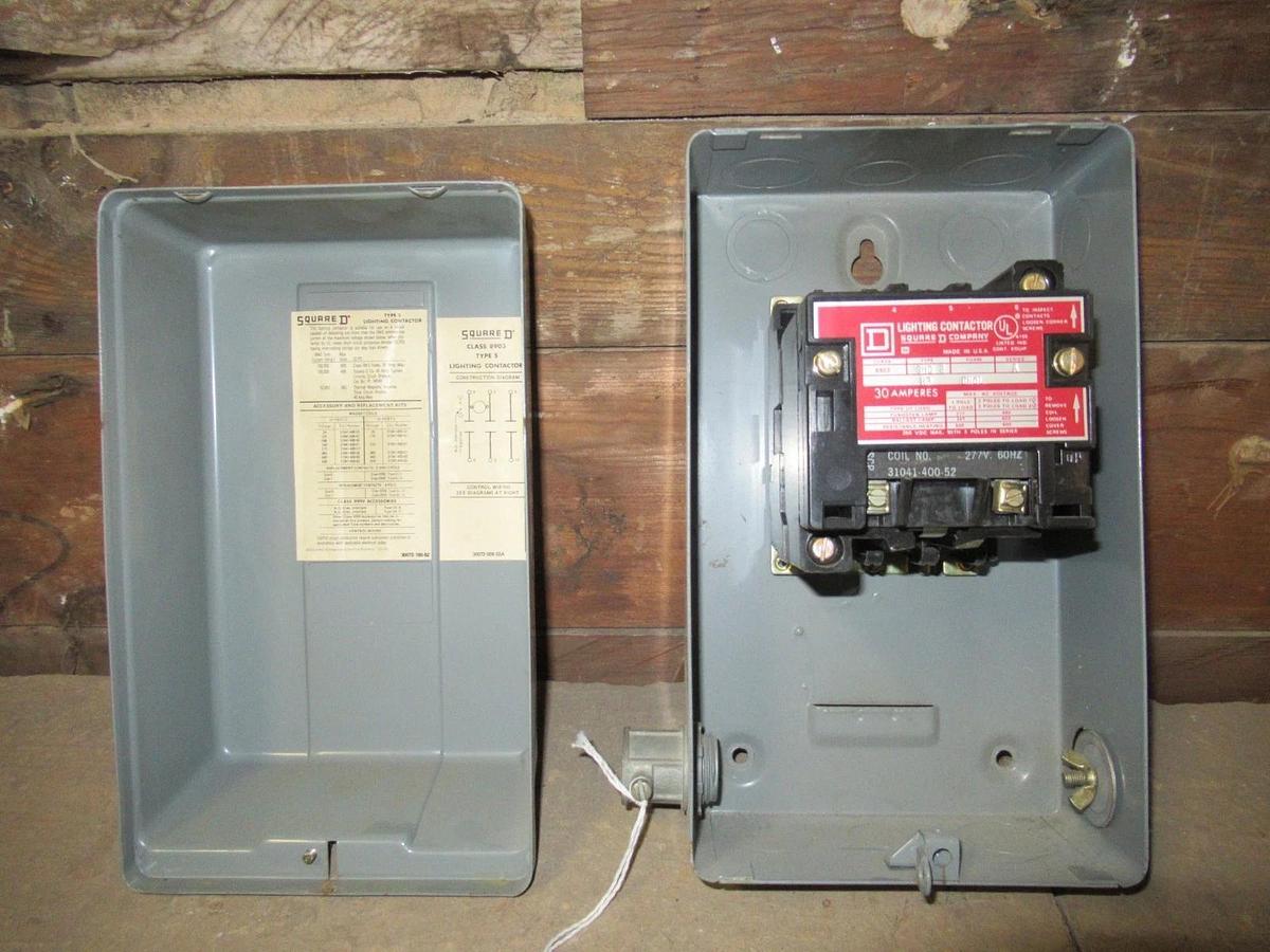 Used SQUARE D LIGHTING CONTACTOR W/ ENCLOSURE 8903SMG2 600VAC 30A **WARRANTY**