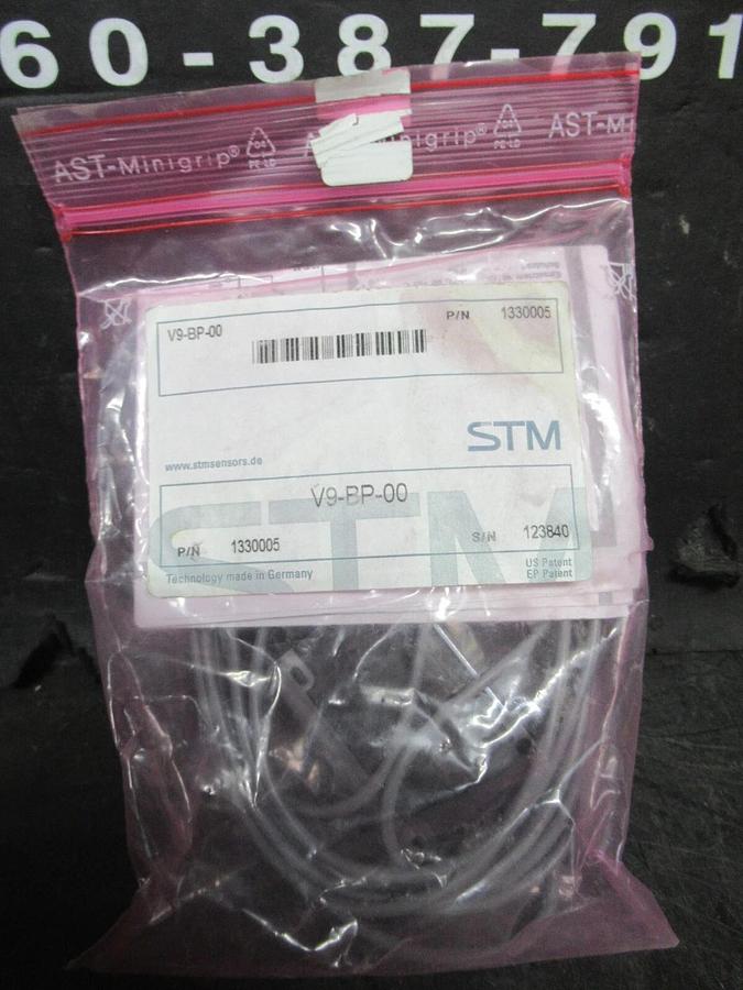 NEW IN BAG STM V9-BP-00 1330005 PHOTOELECTRIC SENSOR **WARRANTY**