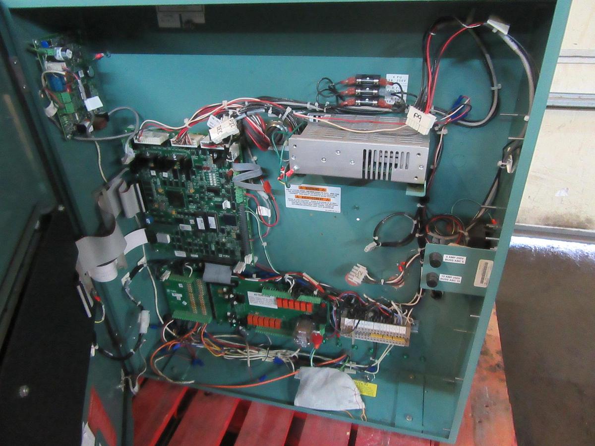 Used YORK 351 HP VARIABLE SPEED CHILLER DRIVE 371-02289-101 TM 351T B6-46B COMPLETE 460 V 380 A