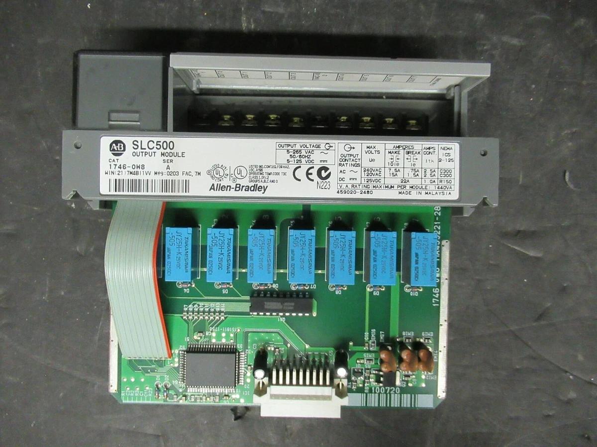 Used ALLEN BRADLEY OUTPUT MODULE SLC500 1746-OW8 **30 DAY WARRANTY INCLUDED**