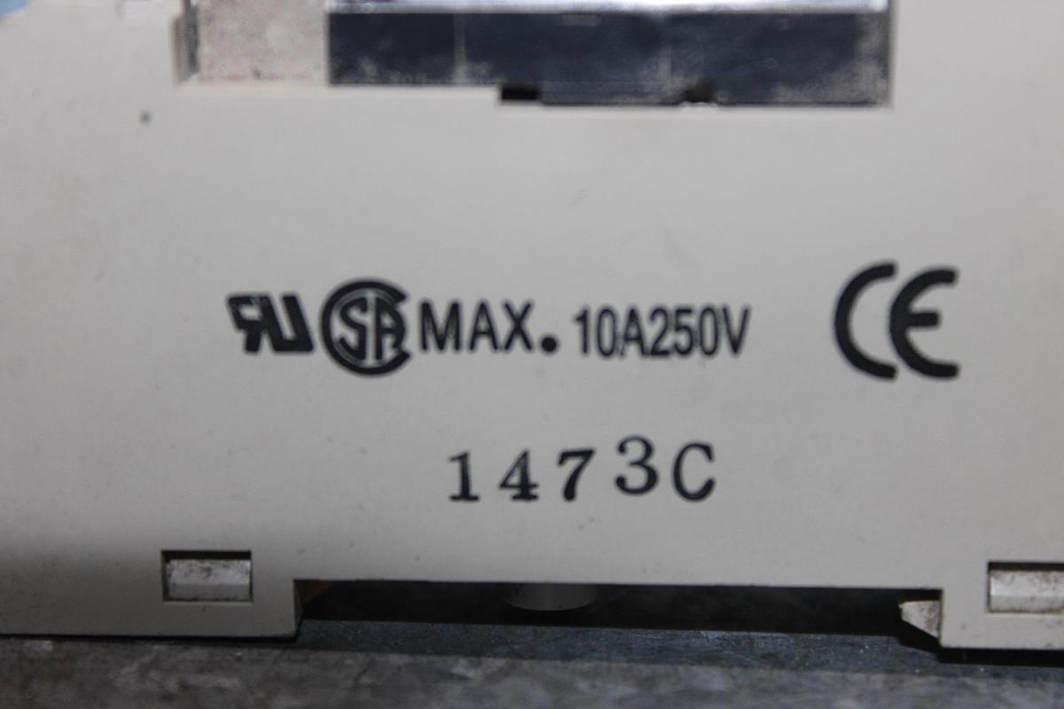 Used LOT OF 3 OMRON RELAYS G2R-2-SN 24 VDC 5 AMP W/ BASE