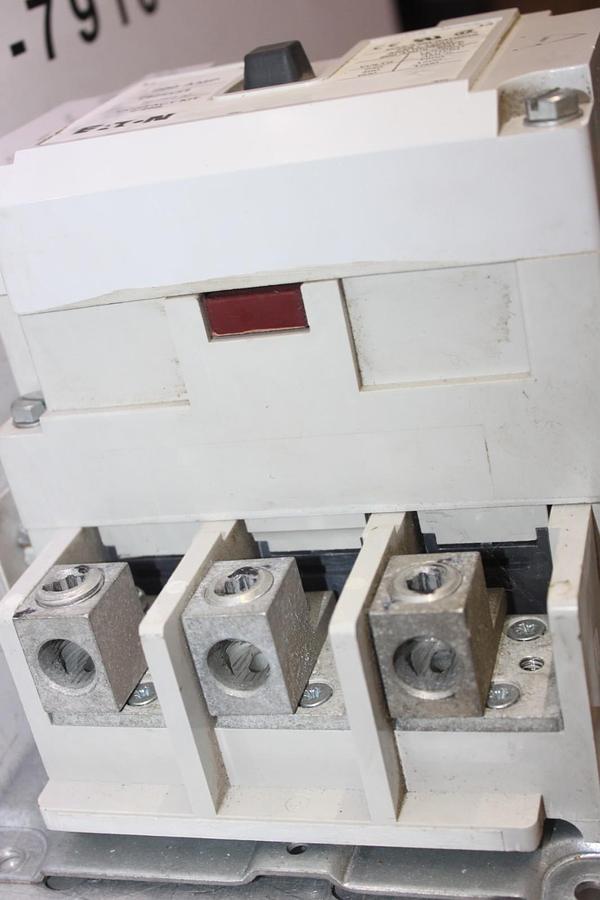 Used EATON CONTACTOR C825KN9 200 AMP 600 VOLT 3-PHASE COIL: 120 VOLT *WARRANTY*