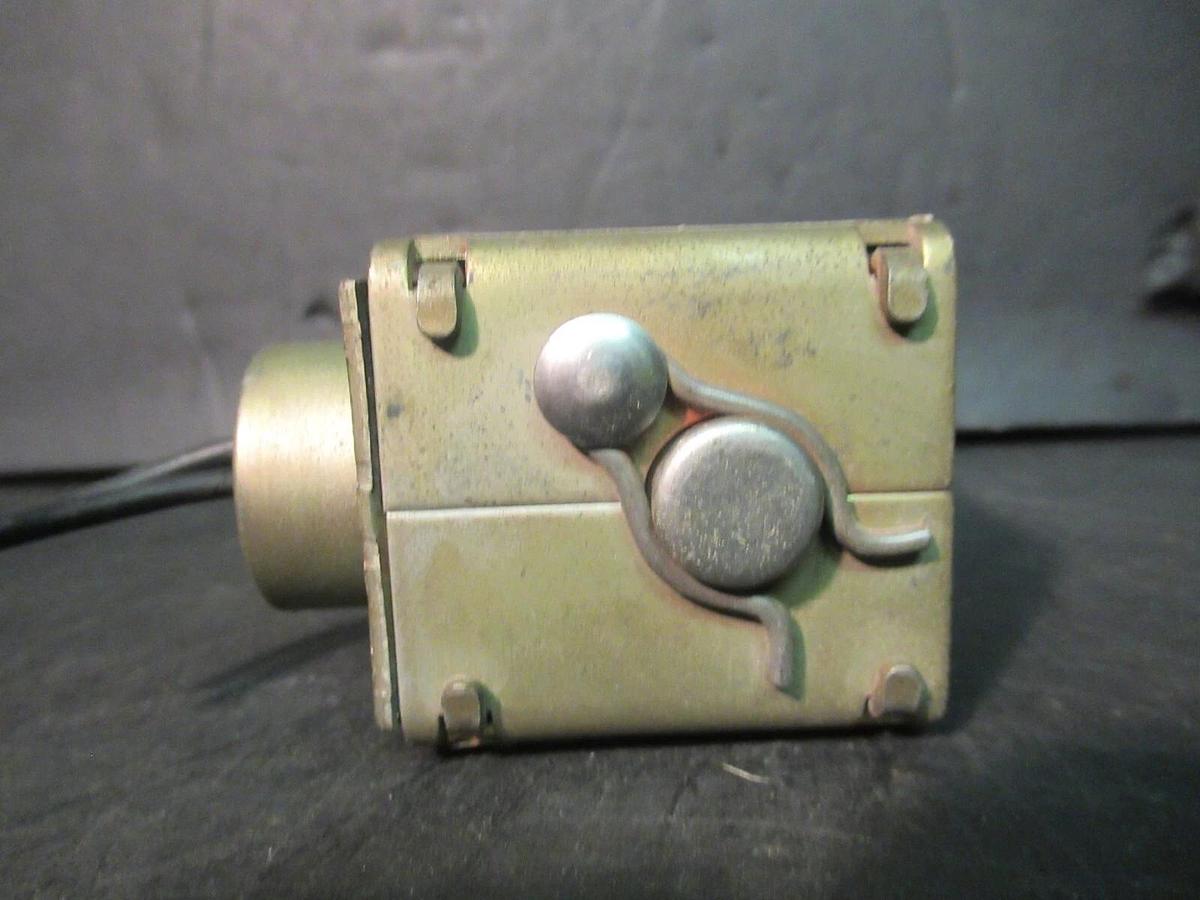 Used ALCO SOLENOID VALVE X13320472-01 1000 PSI - 120 VOLT - 17 WATT - 6890 KPSA