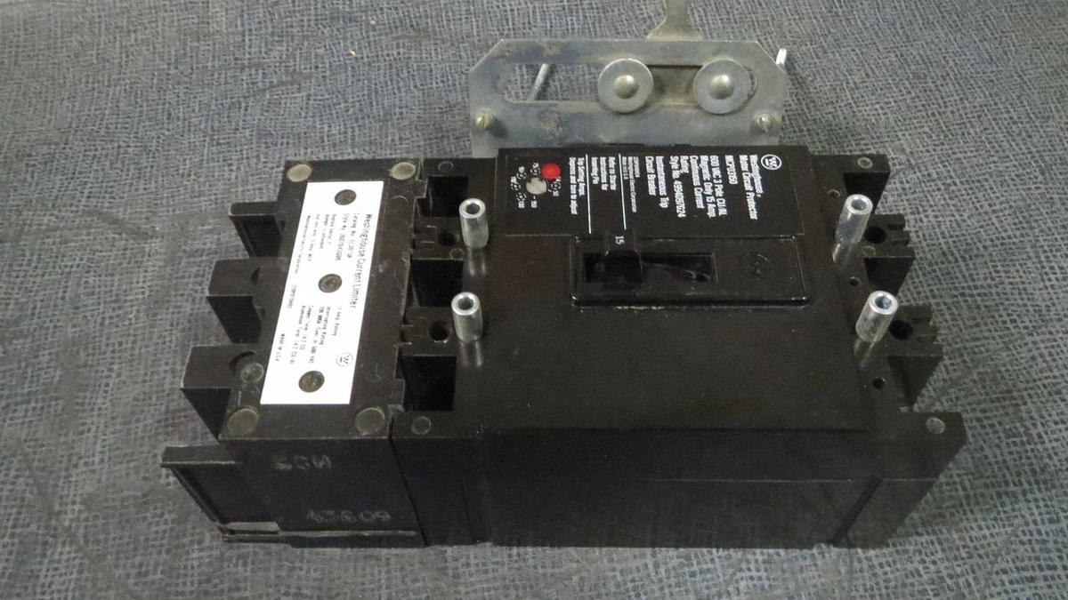 Used WESTINGHOUSE CIRCUIT BREAKER 15 AMP 600 V 3 POLE MCP03150 W/ EL3015R