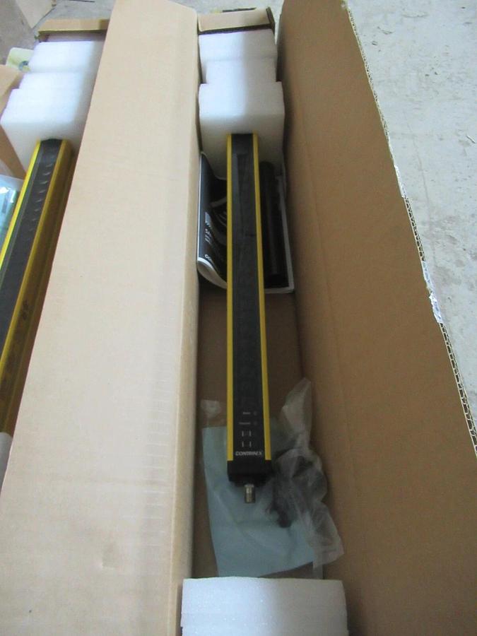 NIB CONTRINEX SAFETY LIGHT CURTAIN PAIR YBB-30S4-0400-G012 / YBB-30R4-0400-G012