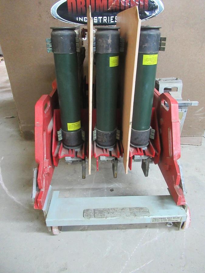 Used GENERAL ELECTRIC VACUUM CONTACTOR IC2814-220D32A2 400 AMP 4800 VOLT 0424X0417R01