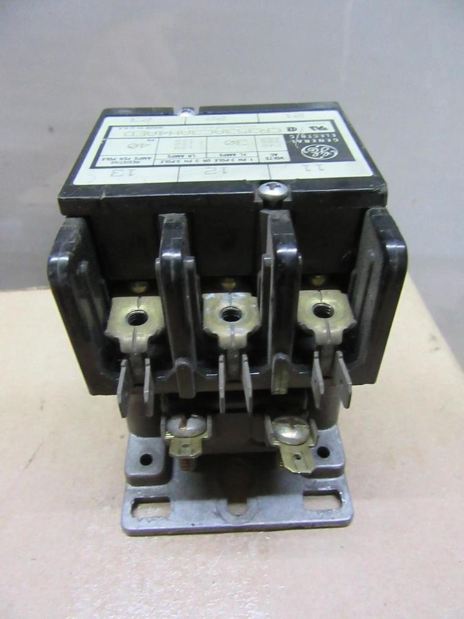 Used GE CONTACTOR CR353AC3AH4AED 600 VAC 30 AMP 3-POLE 3-PHASE COIL: 24 VOLT