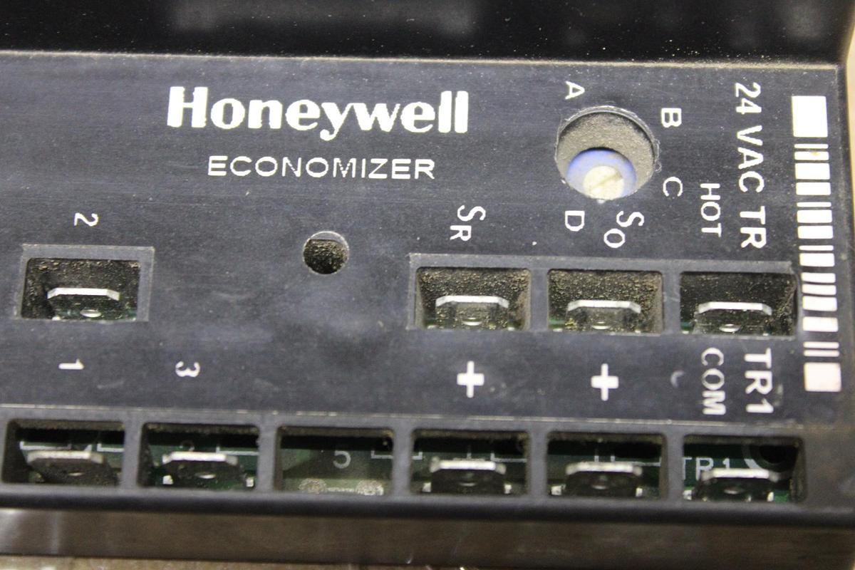 Used HONEYWELL ENTHALPY SENSOR C7400A2001 50048192 REV. A 21 VDC